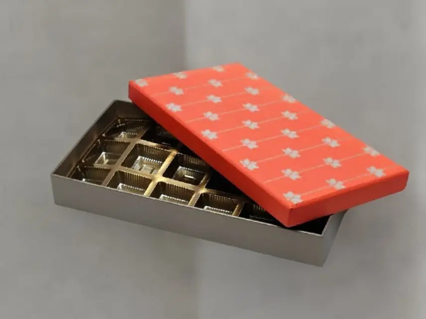 18 CAVITY TOP BOX /800 GRAMS